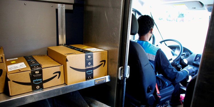 Amazon announces US$500 million in holiday bonuses for frontline employees